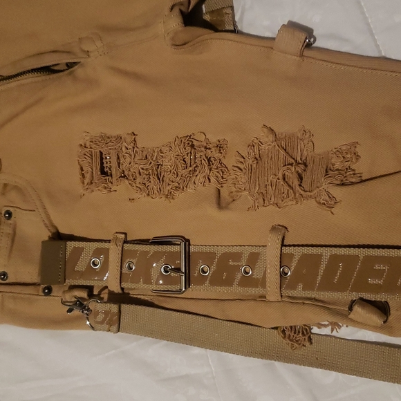 Paints - Picture 2 of 4